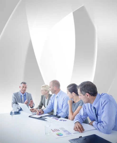 Equipo de negocios teniendo una reunión — Foto de Stock