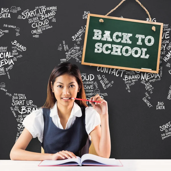 Smiling businesswoman reading — Stock Photo, Image