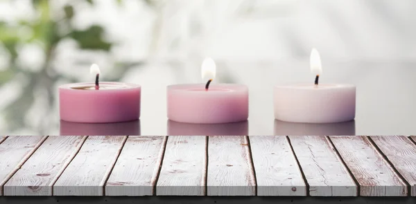 Imagen compuesta de mesa de madera — Foto de Stock