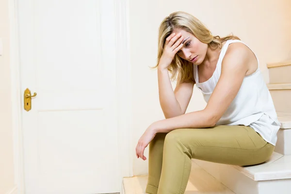 Woman suffering from head pain — Stock Photo, Image