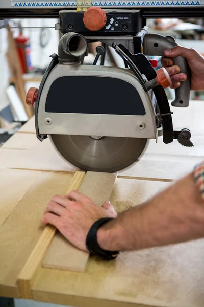 Carpenter working on his craft — Stock Photo, Image