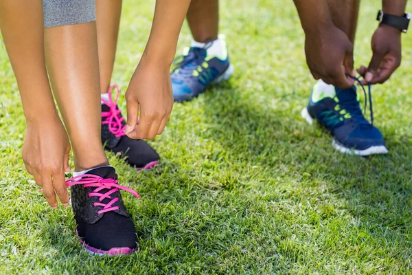 Focus op paren schoenen — Stockfoto