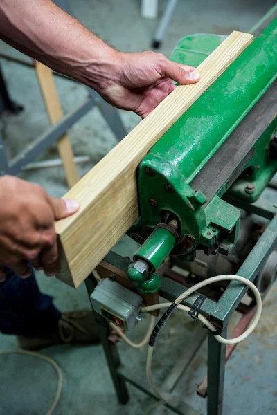 Carpenter working on his craft — Stock Photo, Image