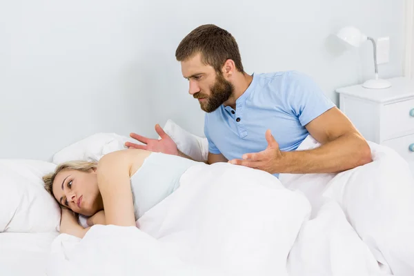 Upset couple arguing with each other — Stock Photo, Image