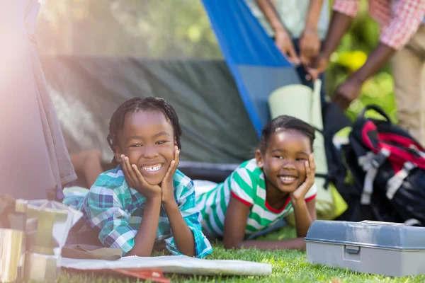 Gelukkige familie genieten van samen — Stockfoto