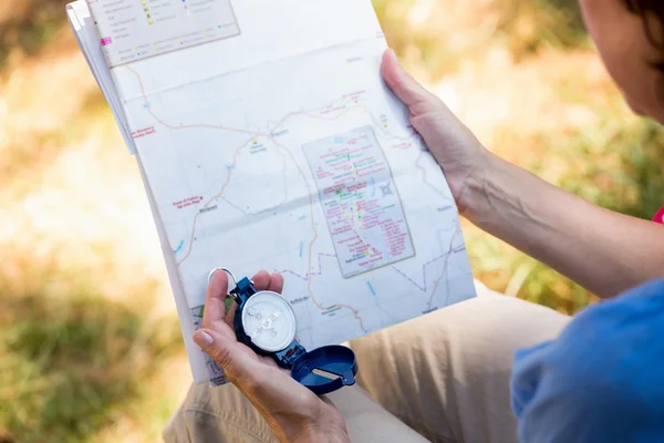 Focus on a map — Stock Photo, Image