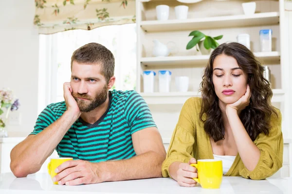 Casal chateado uns com os outros — Fotografia de Stock