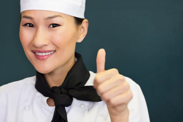 Portret uśmiechający się kobieta kucharz — Zdjęcie stockowe
