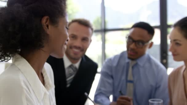 Gente de negocios trabajando juntos — Vídeos de Stock