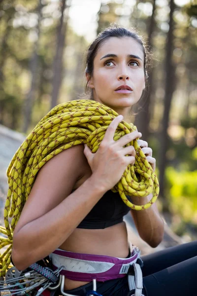 Porträt einer Frau mit Kletterausrüstung — Stockfoto