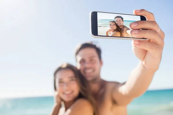 Par som tar en selfie — Stockfoto
