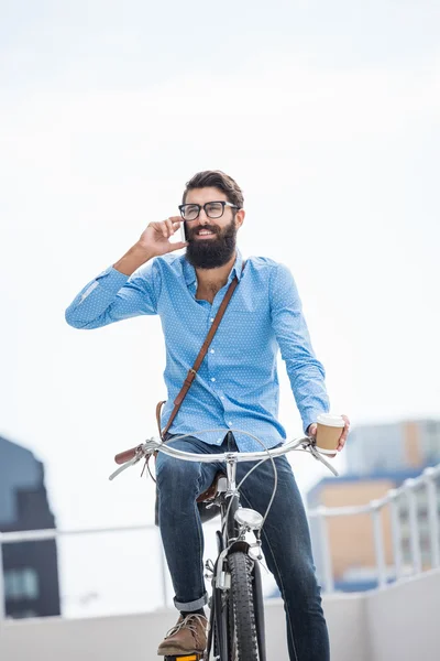 Hipster llamando a alguien —  Fotos de Stock