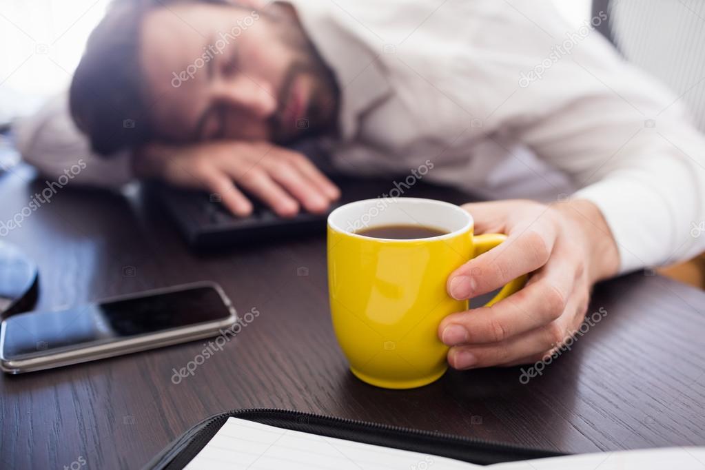 девушка с чашечкой кофе. кофе. кофе и сон. чашка кофе в постель. кофе в постель любимому.