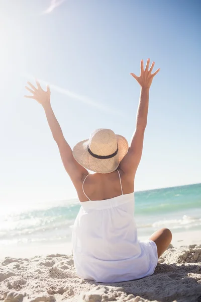 Mulher feliz ter diversão — Fotografia de Stock