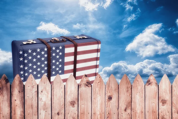 米国旗スーツケースの合成画像 — ストック写真