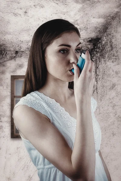 哮喘的女人的画像 — 图库照片