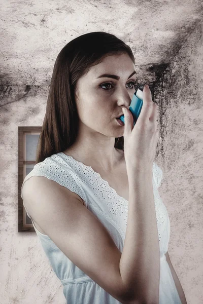 Porträt einer asthmatischen Frau — Stockfoto