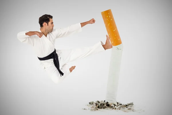 Gevechtvoerende karate houding — Stockfoto