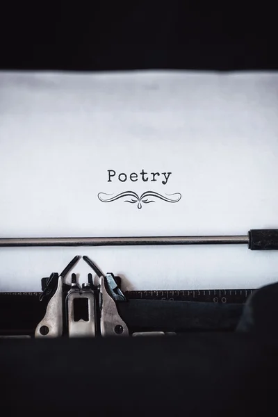 Messaggio di poesia sulla macchina da scrivere — Foto Stock