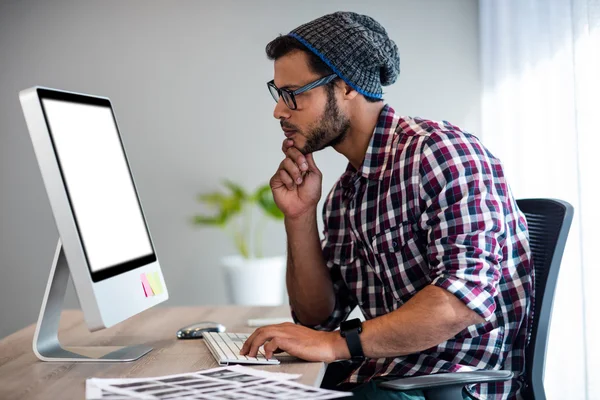 Serious casual man working — Stock Photo, Image