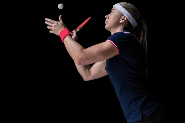 Atleta femenina jugando ping pong — Foto de Stock