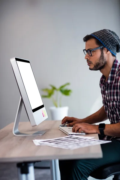 Serious casual man working — Stock Photo, Image