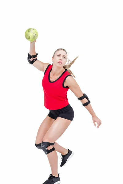 Жіночий спортсмен кидає гандбол — стокове фото