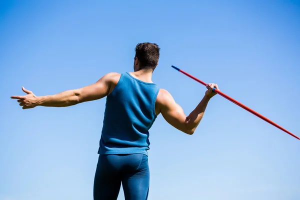 Sportiv pe cale de a arunca javelină — Fotografie, imagine de stoc