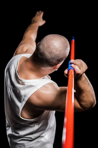 Athlete preparing to throw javelin — Stock Photo, Image