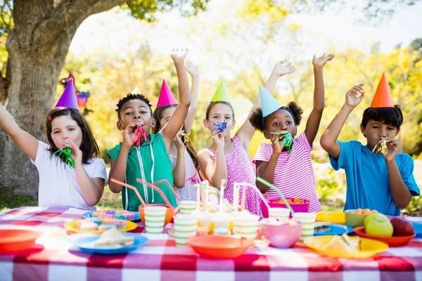 Schattige kinderen plezier — Stockfoto