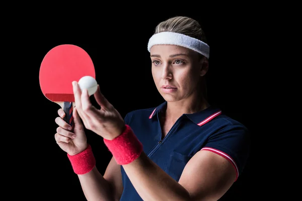 Atleta femenina jugando ping pong —  Fotos de Stock