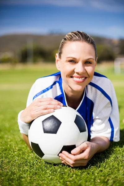 Voetballer liegen — Stockfoto