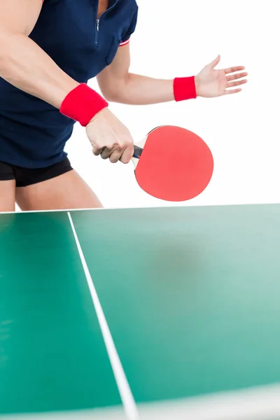 Jugador de ping pong golpeando la pelota — Foto de Stock