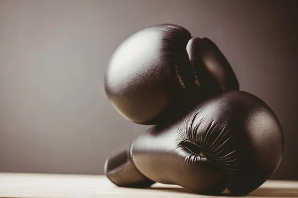 Zwarte bokshandschoen voor beginners — Stockfoto
