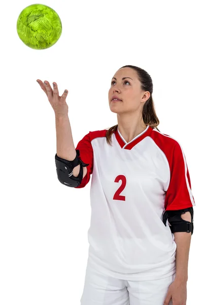 Sportswoman posing with ball — Stock Photo, Image