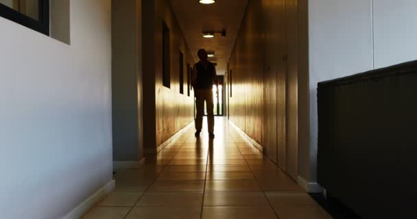 Patient is walking in corridor — Stock Footage Patient is walking in corridor Royalty Free Stock Video