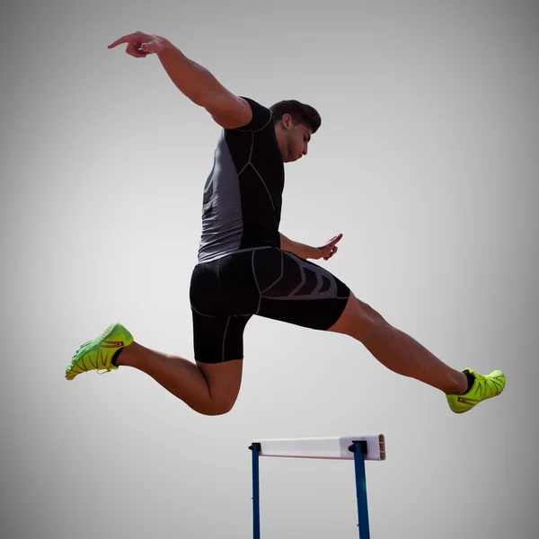 Wanita berlatih menunjukkan melompat — Stok Foto