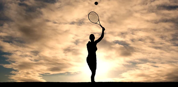 Tenis oynayan kadın atlet — Stok fotoğraf