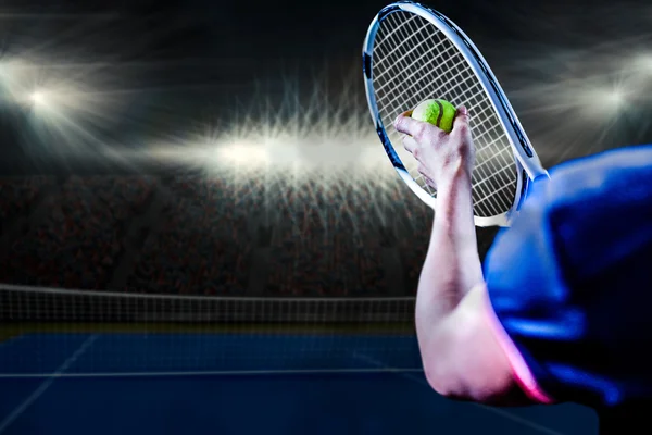 网球选手持球拍 — 图库照片
