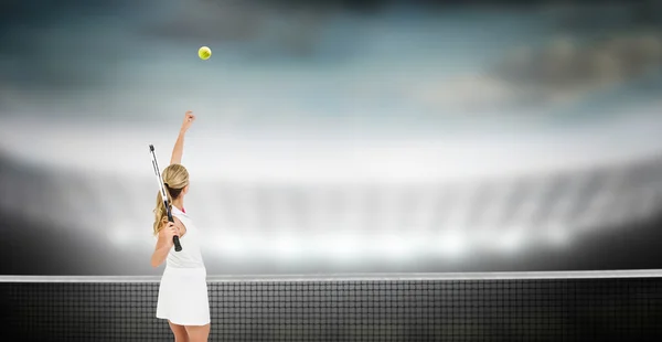 Atleta segurando uma raquete de tênis — Fotografia de Stock