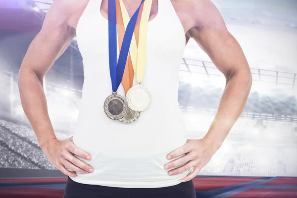 Atleta feminina usando medalhas — Fotografia de Stock