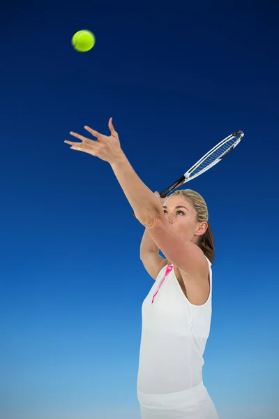 Idrottsman innehar en tennisracket — Stockfoto