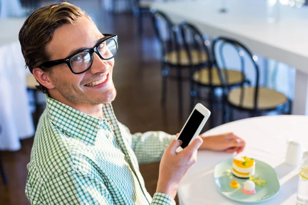 Man using mobile phone — Stock Photo, Image