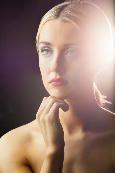 Woman posing for camera — Stock Photo, Image