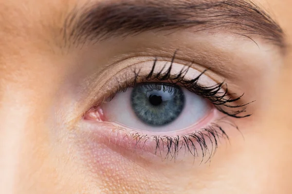 Focus on woman's eye — Stock Photo, Image