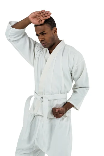 Fighter utför karate ställning — Stockfoto