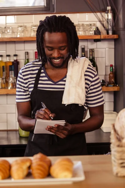 Hipster λήψης παραγγελίας στην εργασία — Φωτογραφία Αρχείου