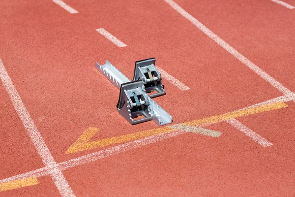 Bloqueio inicial na pista de corrida — Fotografia de Stock