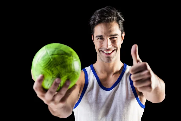 Portret szczęśliwy sportowca Wyświetlono kciuk w — Zdjęcie stockowe
