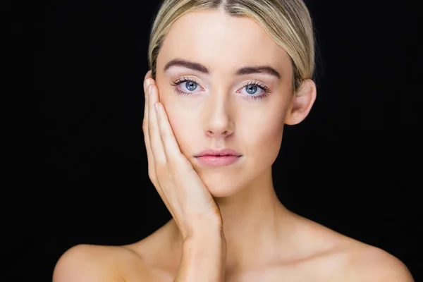 Woman posing for camera — Stock Photo, Image